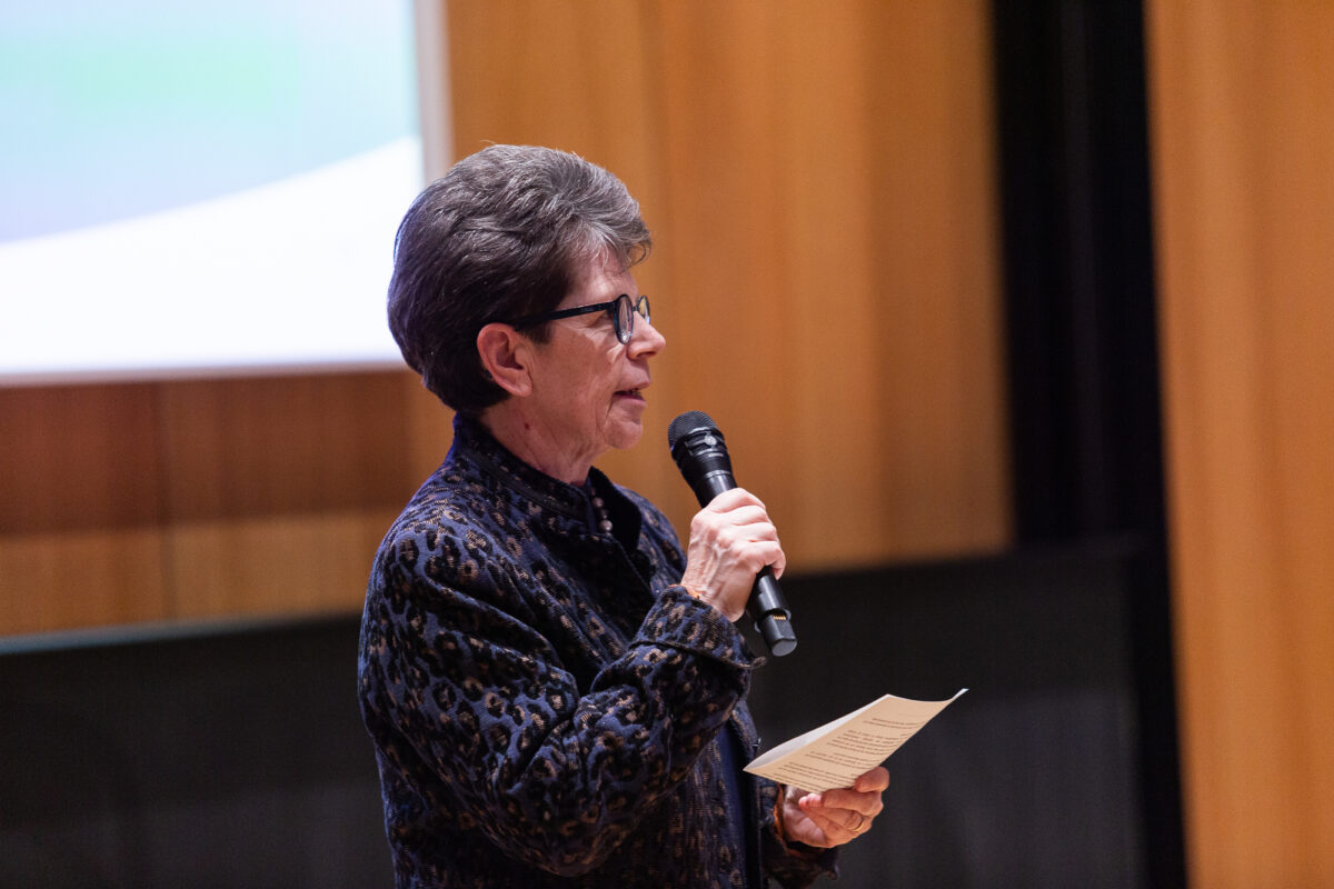 Franziska Stadelmann am Informationsanlass zur Sanierung der Deponie Feldreben in Muttenz